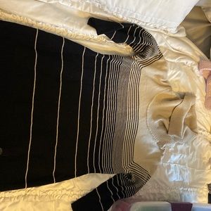 Dress barn sweater dress only worn once. Black and Tan. XL